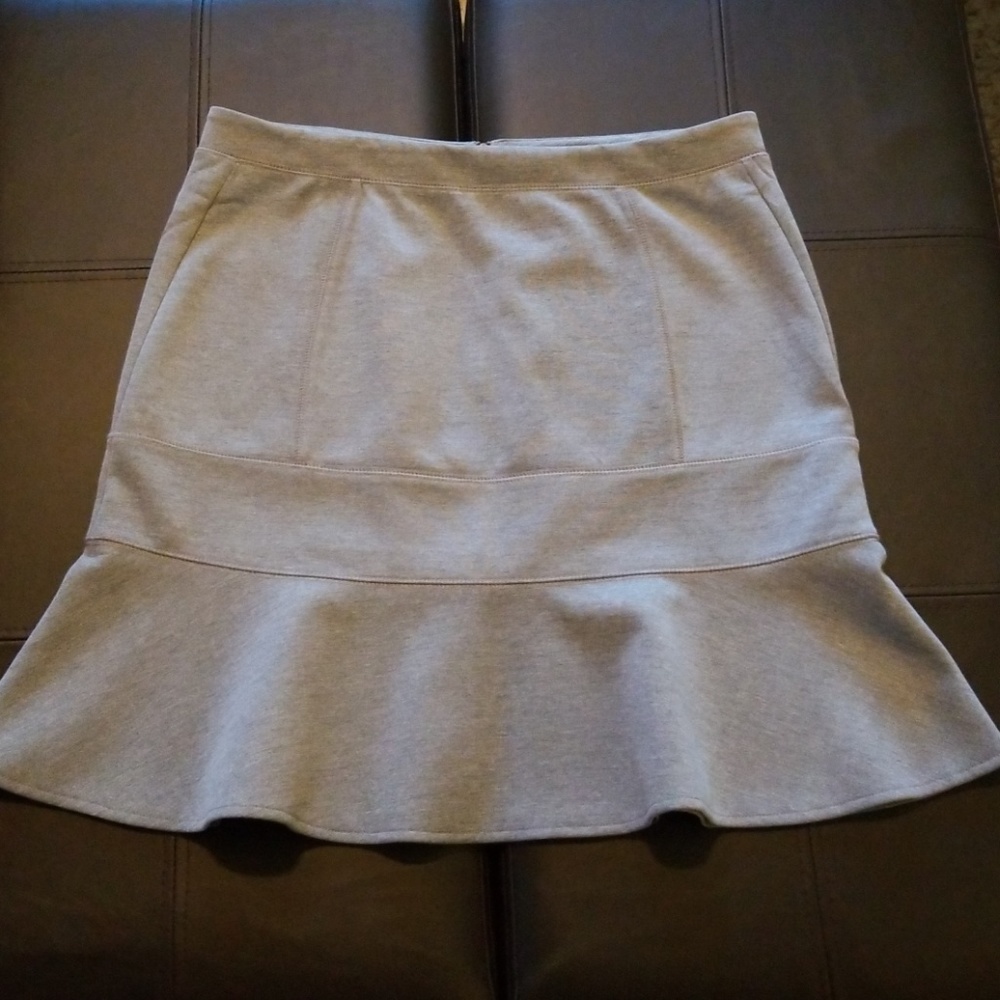 Curve appeal! Cute curvy style whitney port skirt
